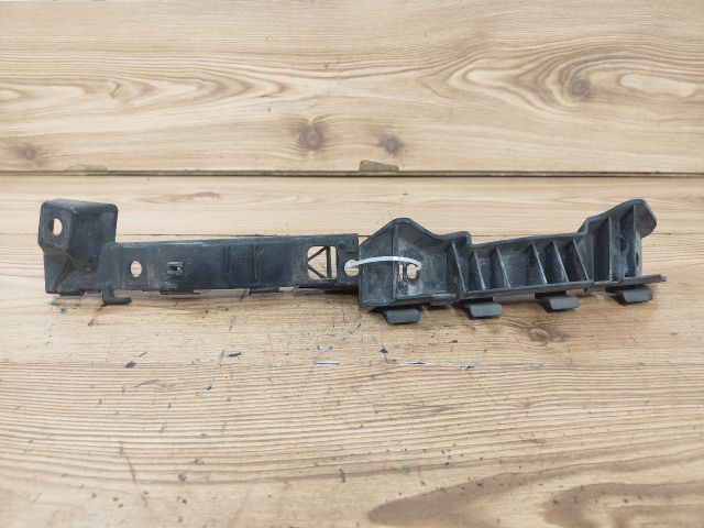 bontott KIA CEED Bal első Oldal Lökhárító Tartó (Műanyag)