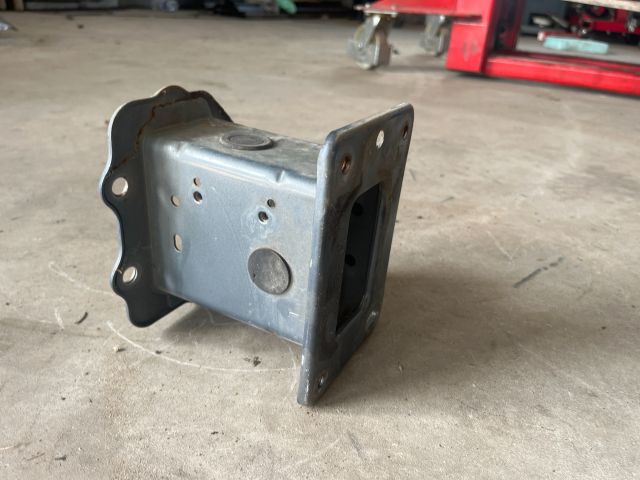 bontott KIA CEED Bal első Ütközéscsillapító