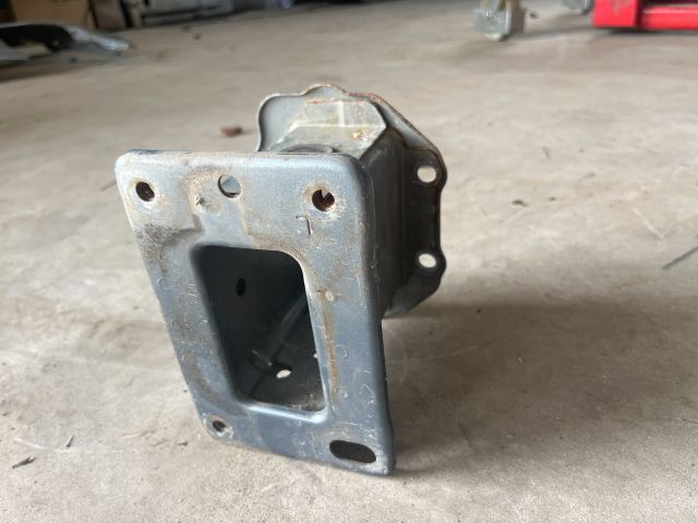 bontott KIA CEED Bal első Ütközéscsillapító