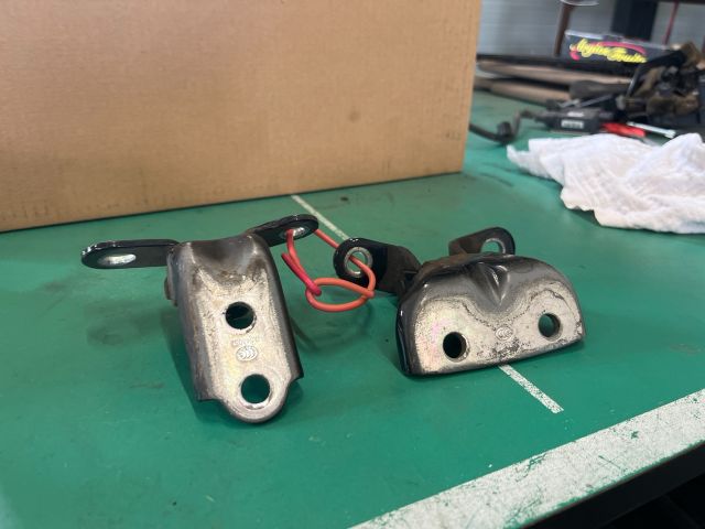 bontott KIA CEED Bal első Zsanér