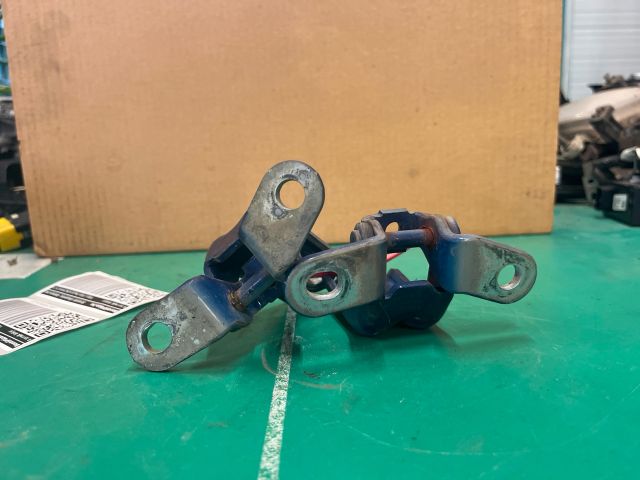 bontott KIA CEED Bal első Zsanér