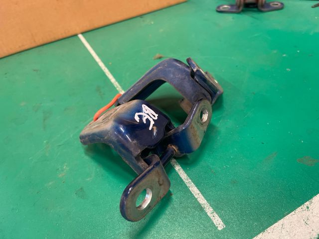 bontott KIA CEED Bal első Zsanér