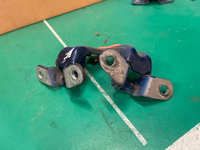 bontott KIA CEED Bal első Zsanér