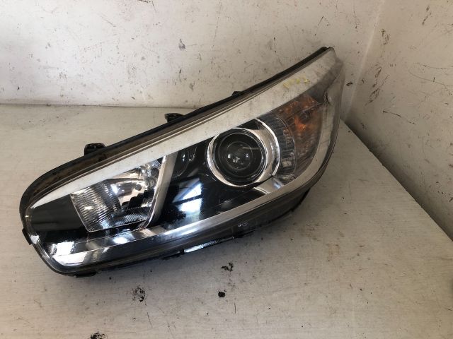 bontott KIA CEED Bal Fényszóró