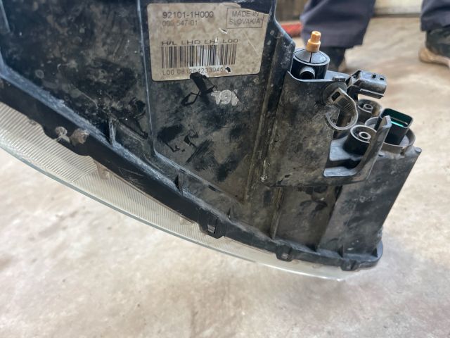 bontott KIA CEED Bal Fényszóró