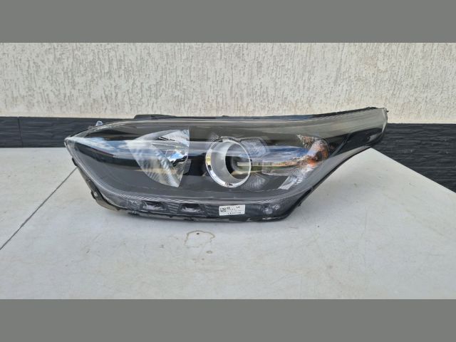 bontott KIA CEED Bal Fényszóró