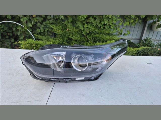 bontott KIA CEED Bal Fényszóró