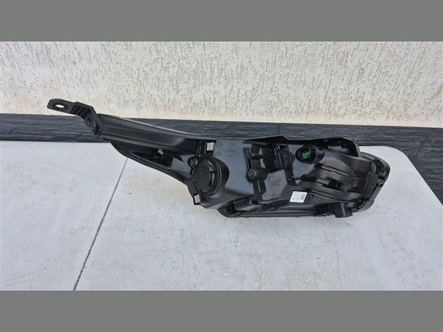 bontott KIA CEED Bal Fényszóró