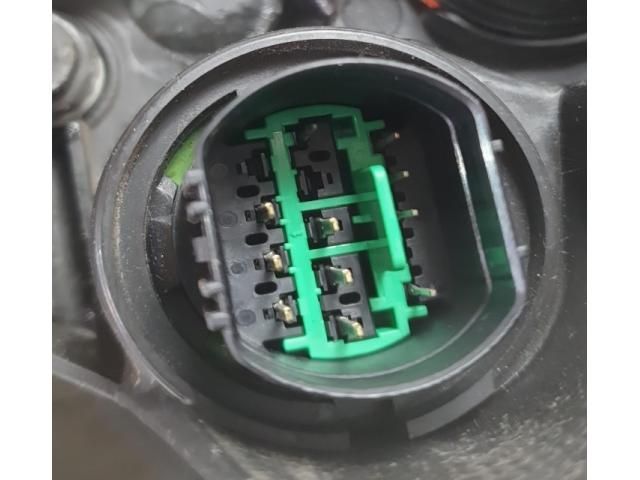 bontott KIA CEED Bal Fényszóró