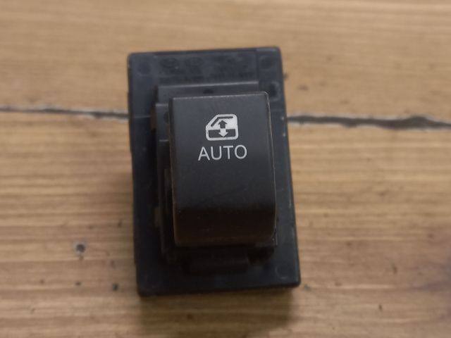 bontott KIA CEED Bal hátsó Ablakemelő Kapcsoló