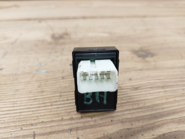 bontott KIA CEED Bal hátsó Ablakemelő Kapcsoló