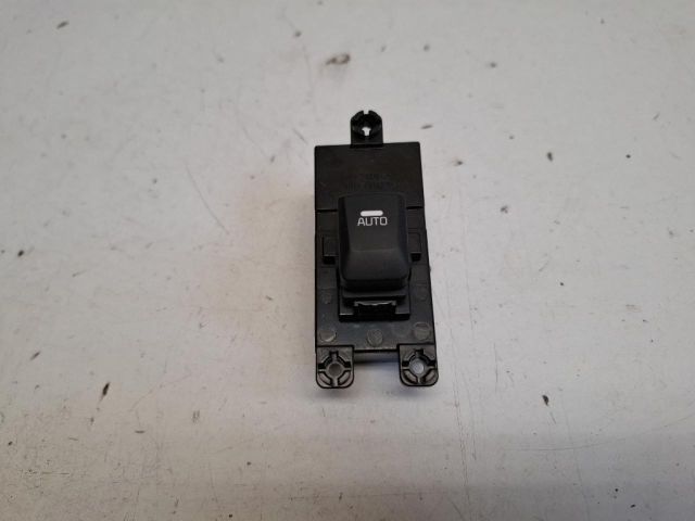 bontott KIA CEED Bal hátsó Ablakemelő Kapcsoló