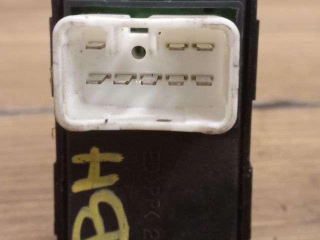 bontott KIA CEED Bal hátsó Ablakemelő Kapcsoló