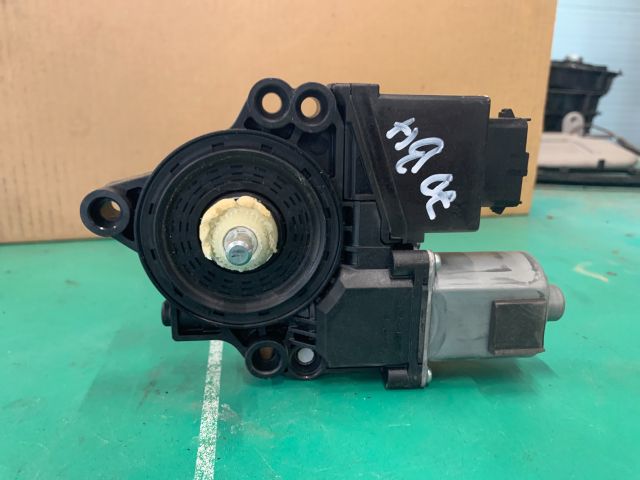 bontott KIA CEED Bal hátsó Ablakemelő Motor