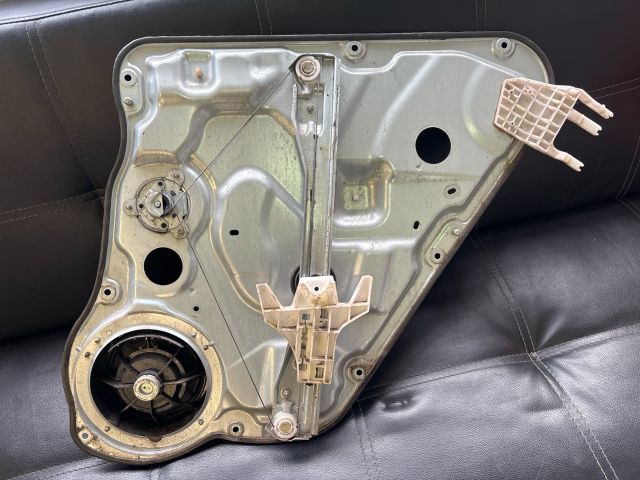 bontott KIA CEED Bal hátsó Ablakemelő Szerkezet (Mechanikus)