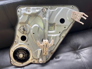 bontott KIA CEED Bal hátsó Ablakemelő Szerkezet (Mechanikus)