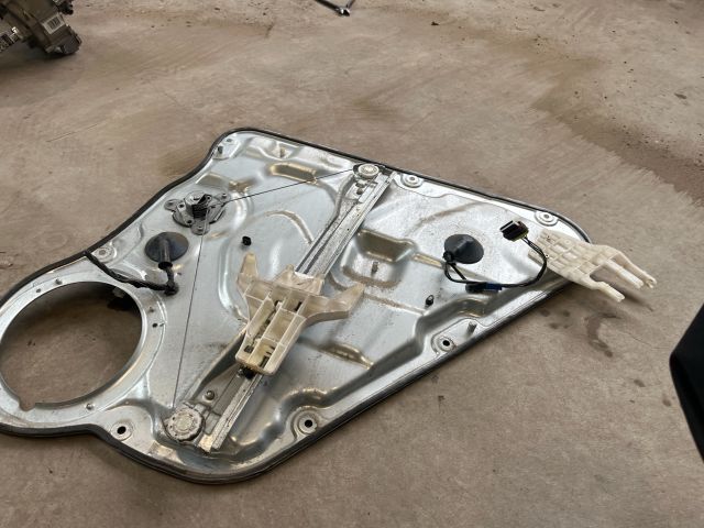 bontott KIA CEED Bal hátsó Ablakemelő Szerkezet (Mechanikus)