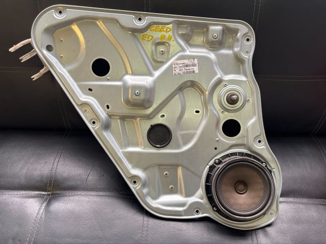 bontott KIA CEED Bal hátsó Ablakemelő Szerkezet (Mechanikus)