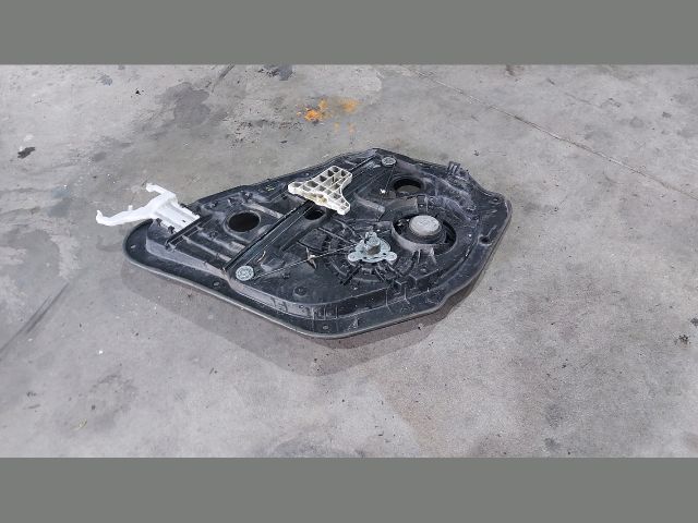 bontott KIA CEED Bal hátsó Ablakemelő Szerkezet (Mechanikus)