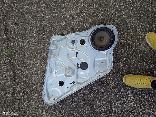 bontott KIA CEED Bal hátsó Ablakemelő Szerkezet (Mechanikus)