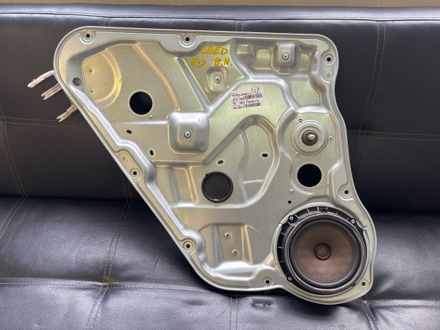 bontott KIA CEED Bal hátsó Ablakemelő Szerkezet (Mechanikus)