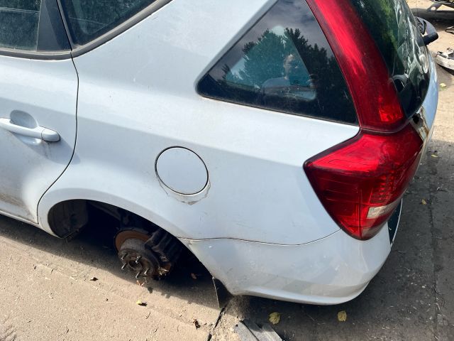 bontott KIA CEED Bal hátsó Ajtó (Részeivel)