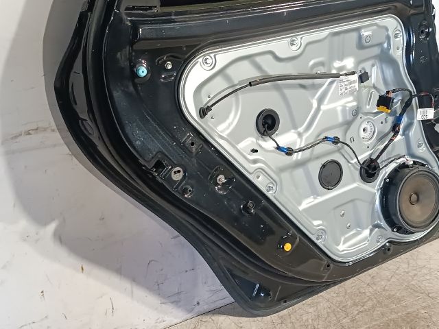 bontott KIA CEED Bal hátsó Ajtó (Részeivel)