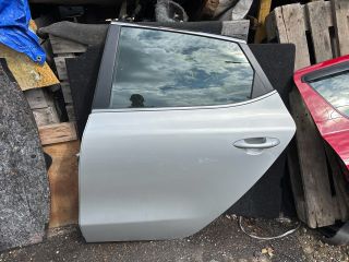 bontott KIA CEED Bal hátsó Ajtó (Részeivel)