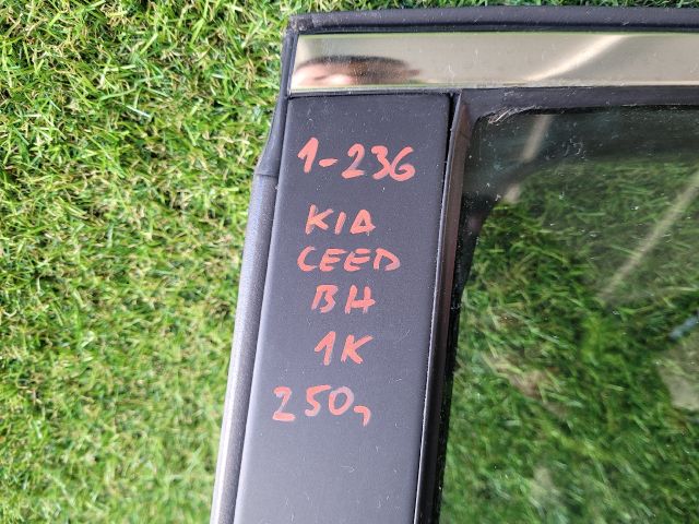 bontott KIA CEED Bal hátsó Ajtó (Részeivel)