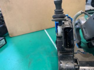 bontott KIA CEED Bal hátsó Ajtózár