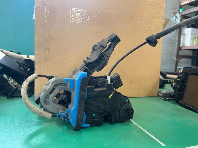 bontott KIA CEED Bal hátsó Ajtózár