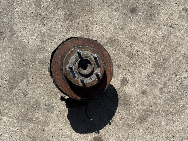 bontott KIA CEED Bal hátsó Csonkállvány Kerékaggyal