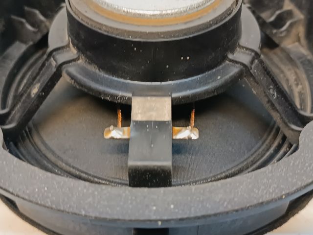 bontott KIA CEED Bal hátsó Hangszóró