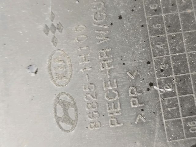 bontott KIA CEED Bal hátsó Hátsó Dobbetét (Kerékjárati, Műanyag)