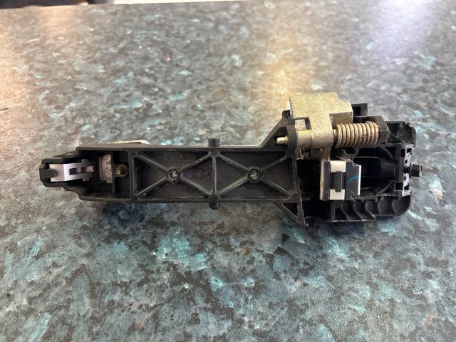 bontott KIA CEED Bal hátsó Külső Kilincs