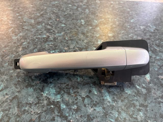 bontott KIA CEED Bal hátsó Külső Kilincs