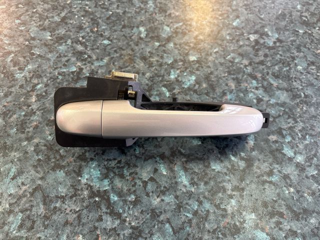 bontott KIA CEED Bal hátsó Külső Kilincs