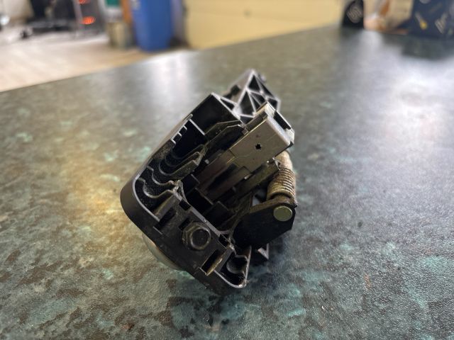 bontott KIA CEED Bal hátsó Külső Kilincs