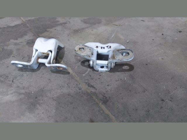 bontott KIA CEED Bal hátsó Zsanér