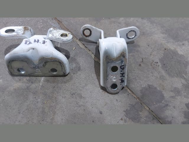 bontott KIA CEED Bal hátsó Zsanér