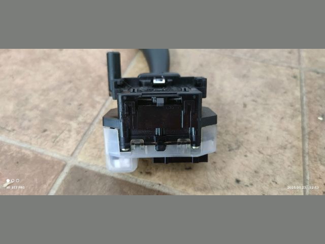 bontott KIA CEED Bal Kormánykapcsoló Irányjelző