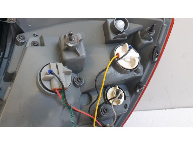 bontott KIA CEED Bal Külső Hátsó Lámpa