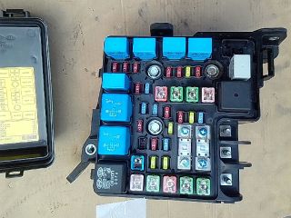 bontott KIA CEED Biztosítéktábla Doboz