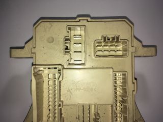 bontott KIA CEED Biztosítéktábla Utastér