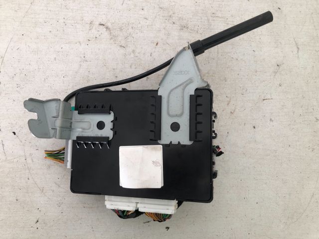 bontott KIA CEED Biztosítéktábla Utastér