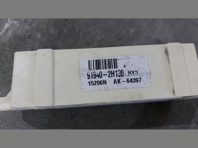 bontott KIA CEED Biztosítéktábla Utastér