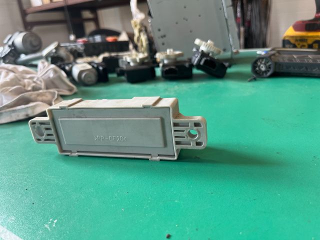 bontott KIA CEED Biztosítéktábla Utastér