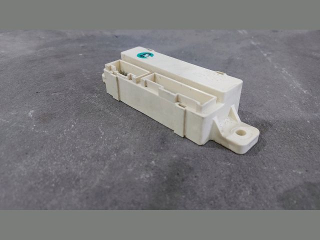 bontott KIA CEED Biztosítéktábla Utastér