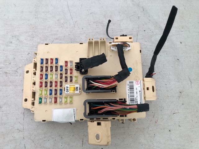 bontott KIA CEED Biztosítéktábla Utastér