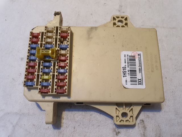 bontott KIA CEED Biztosítéktábla Utastér